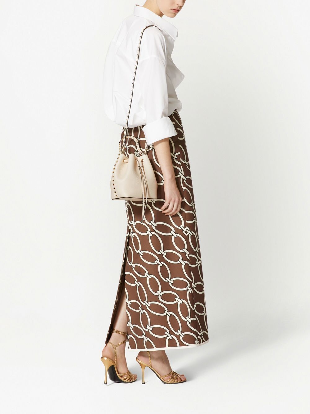 Valentino Garavani Rockstud Bucket Bag In Grainy Calfskin