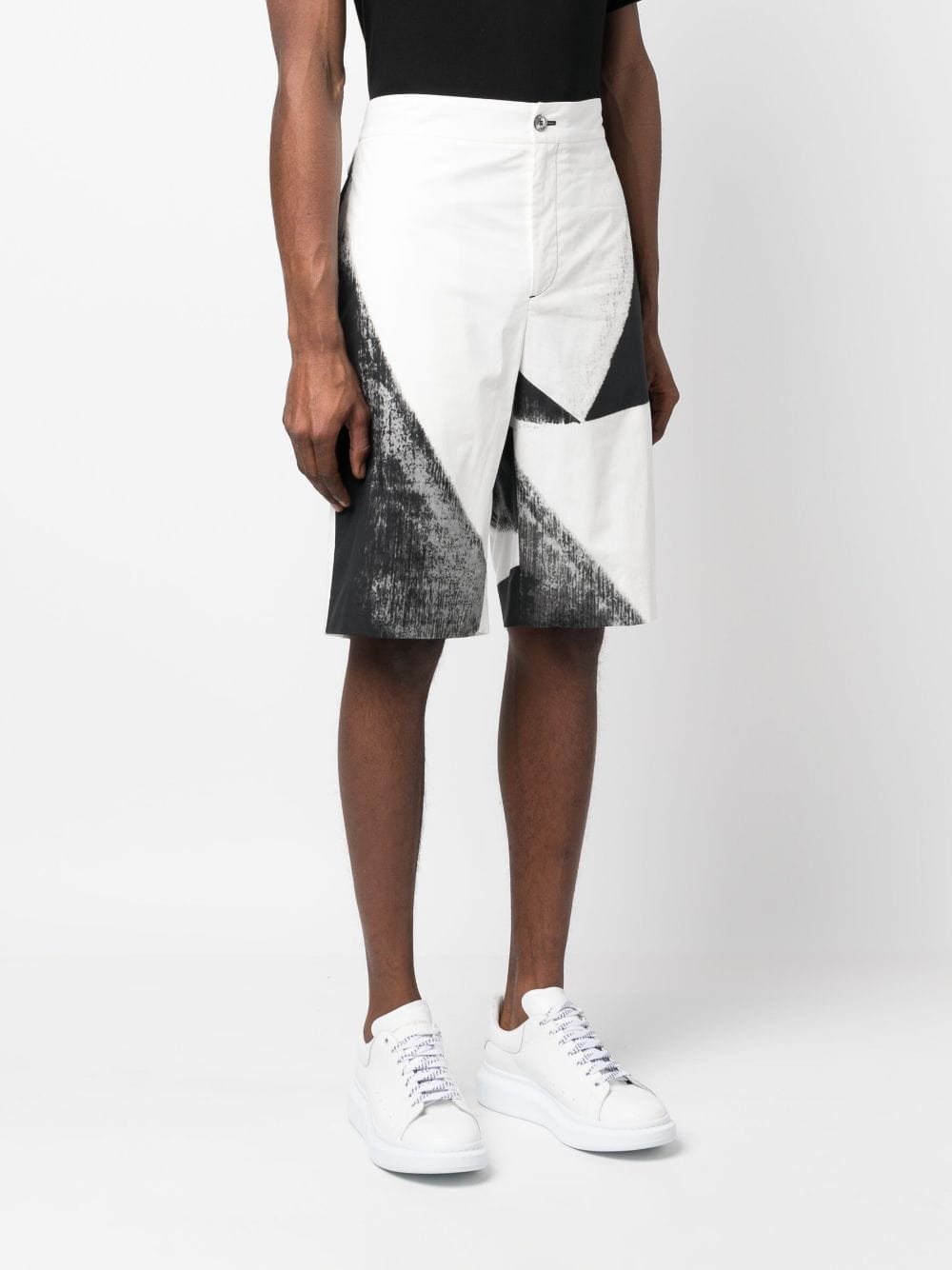 Alexander Mcqueen Short trousers 46 Alexander McQueen Shorts Black Alexander McQueen Shorts Black Brand