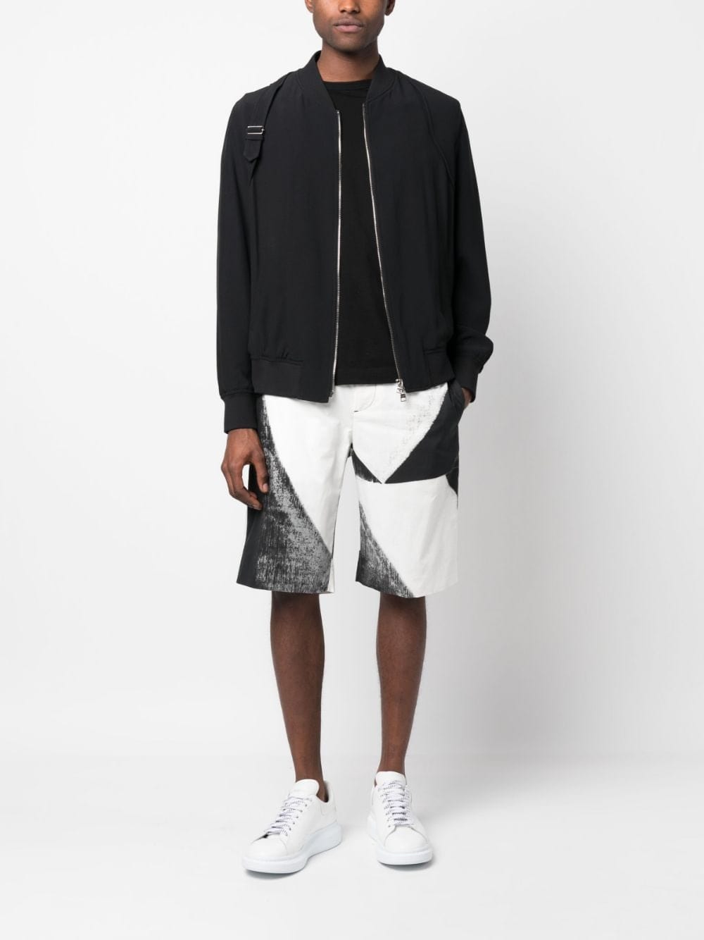 Alexander Mcqueen Short trousers 46 Alexander McQueen Shorts Black Alexander McQueen Shorts Black Brand